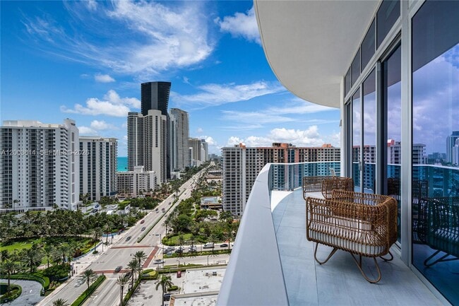 Building Photo - 17550 Collins Ave