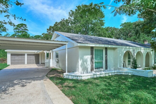 Building Photo - 24411 Pine Canyon Dr