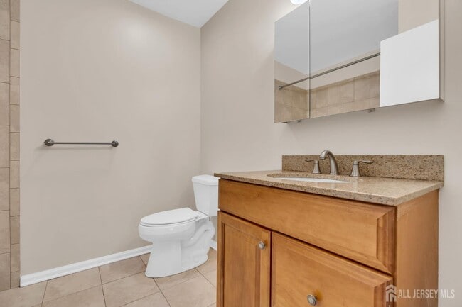 Building Photo - 2101 Bayhead Dr