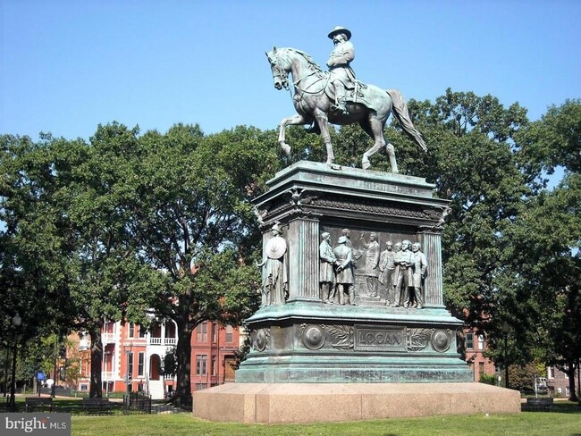 Building Photo - 1260 21st St NW