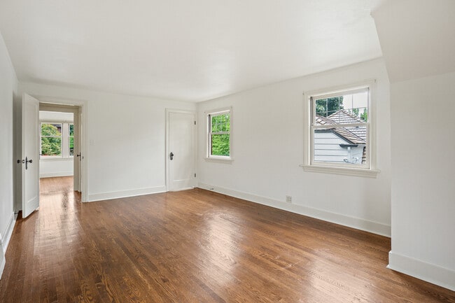 Building Photo - 4208 51st Ave NE