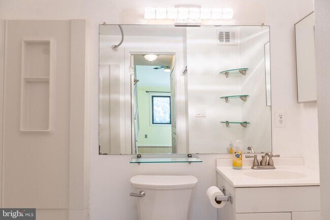 Building Photo - 9804 Hellingly Pl