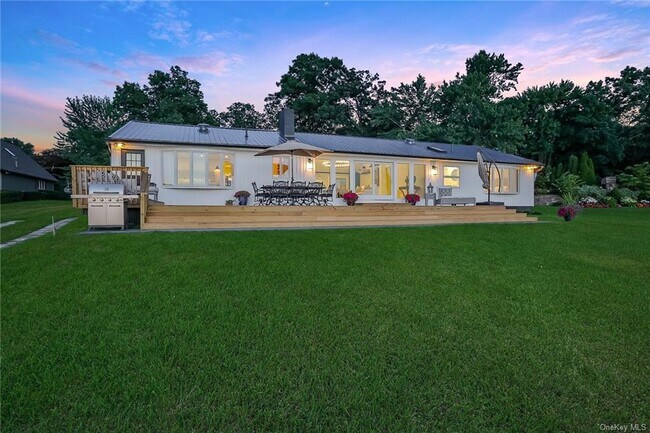 Building Photo - 381 Lakeside Rd