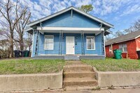 Building Photo - 2105 N Lottie Ave