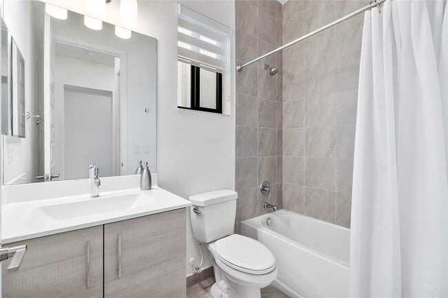 Building Photo - 10710 Aqua Ct