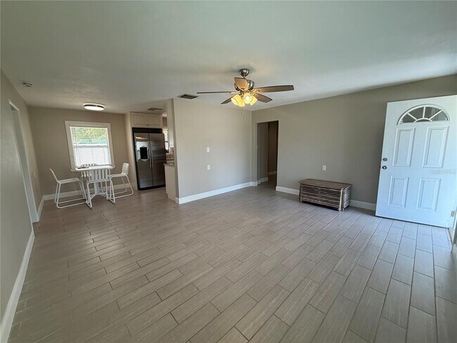 Building Photo - 3200 DE BAZAN Ave