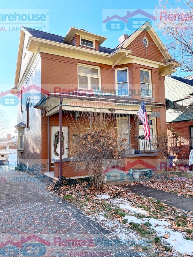 Building Photo - 970 E 1st Ave