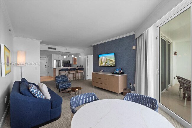 Building Photo - 4401 Collins Ave