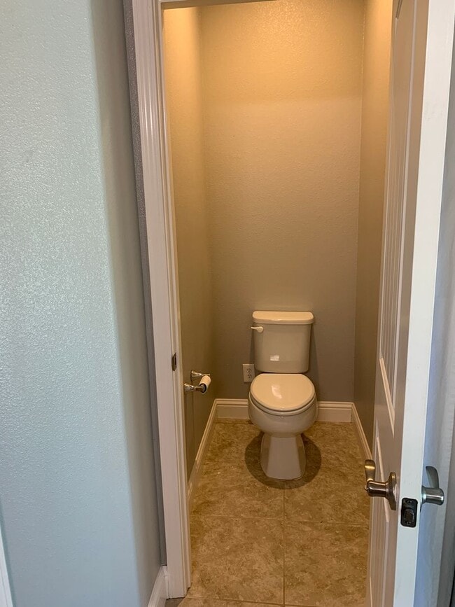 Building Photo - WOULD YOU LIKE TO CONTROL YOUR PG&E BILL AS A RENTER? MOVE-IN SPECIAL- $400 OFF OF THE 1ST MONTHS...