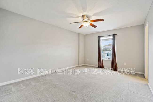 Building Photo - 2711 Canterbury Dr