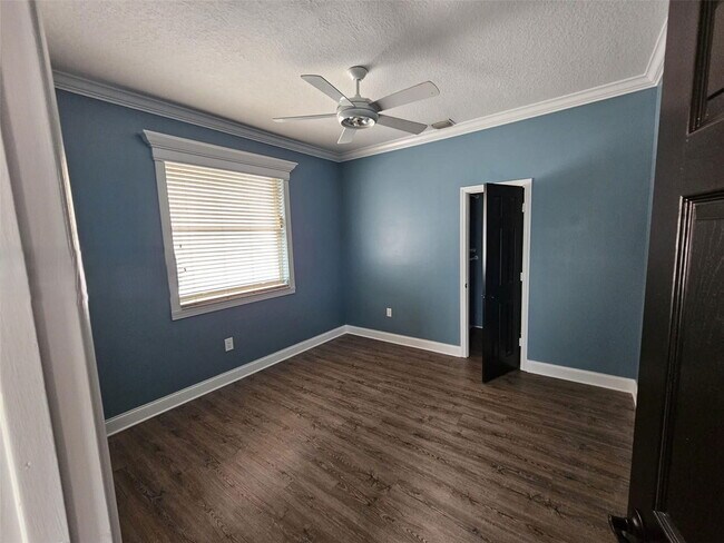 Building Photo - Northwest 22nd Court, Pembroke Pines, FL 33028 - 4 BR 3 BA single-family home