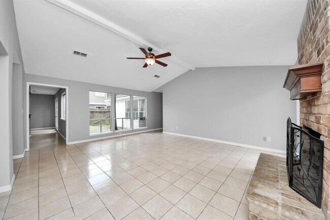 Building Photo - 2622 Heather Knoll Dr