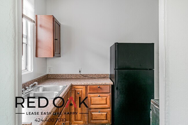 Building Photo - 456-460 Cowles