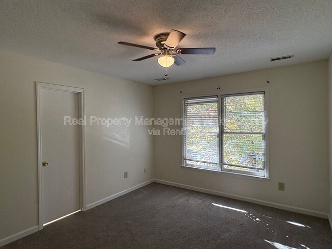 Building Photo - 306 Applecross Dr