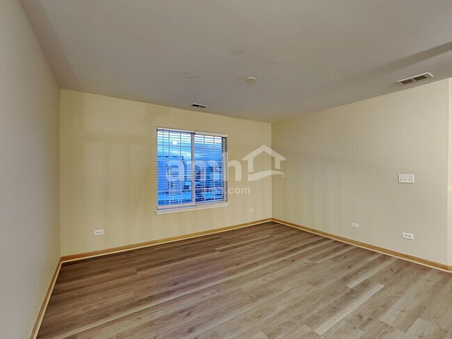 Building Photo - 20863 Brentwood Ct