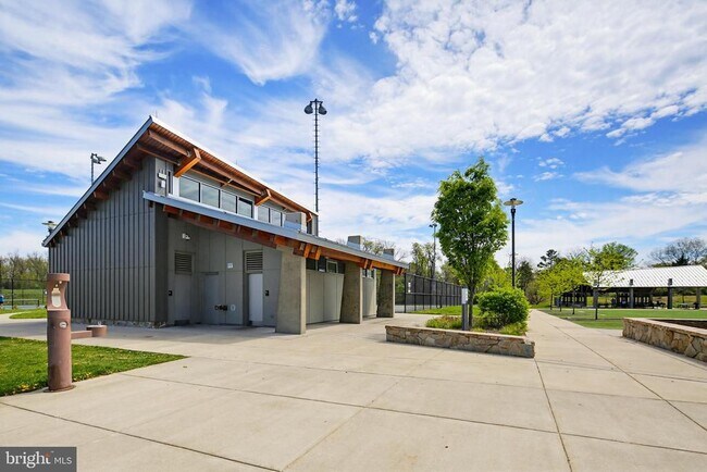 Building Photo - 9371 Reader Ln