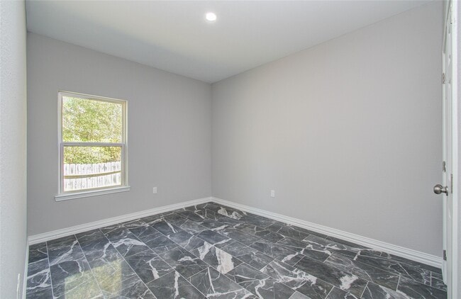 Building Photo - 898 Rd 3556