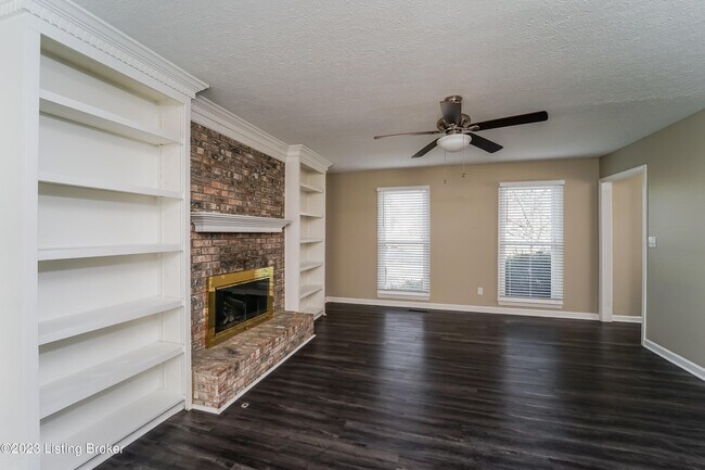 Building Photo - 8716 Astrid Ave