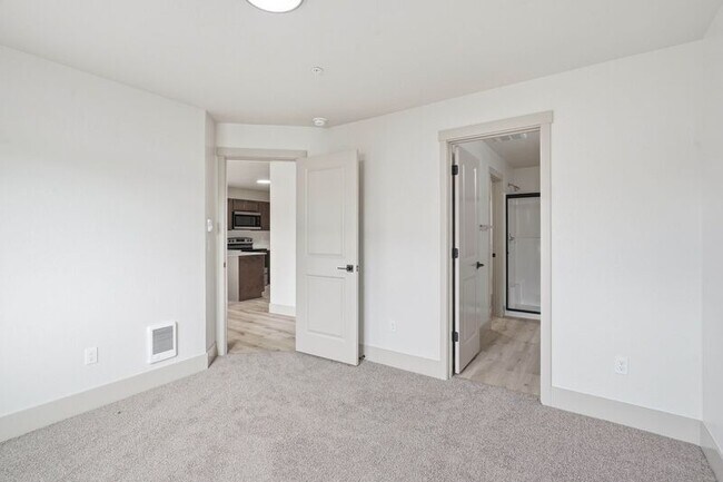 Building Photo - 1816 N 15th St