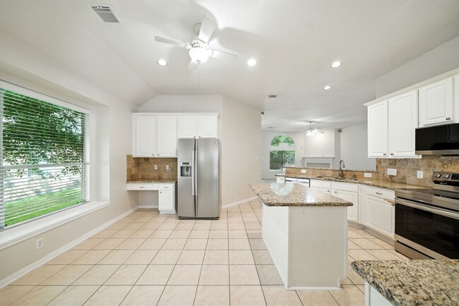 Building Photo - 1626 Maryvale Dr