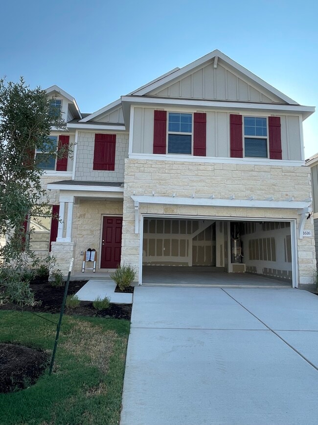 Building Photo - 1616 Holly Lk Dr