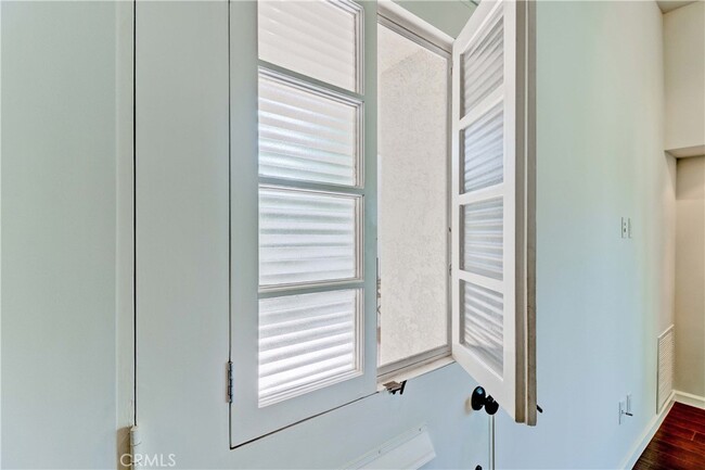 Building Photo - 2156 Via Mariposa E