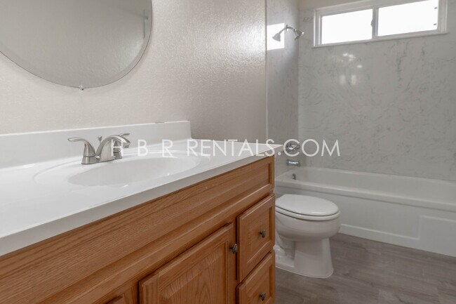 Building Photo - 1107 Douglas Fir Dr