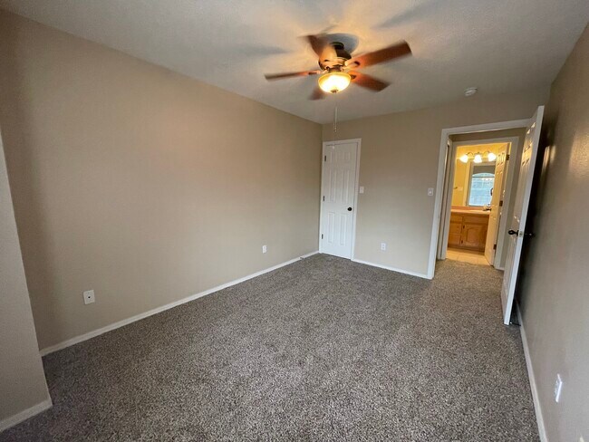 Building Photo - 7051 Natalie Janae Ln NE