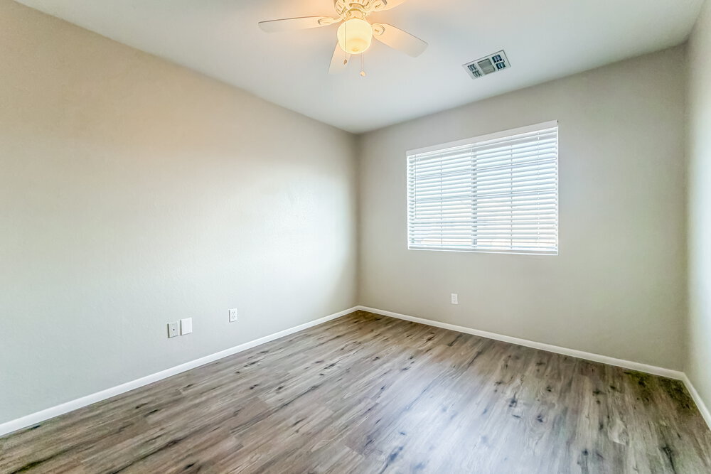 Building Photo - 10907 E Arcadia Ave