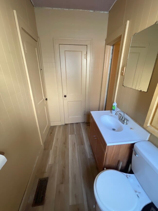 Building Photo - 2411 Madison Ave