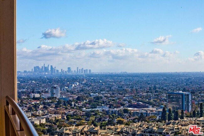 Building Photo - 1 W Century Dr