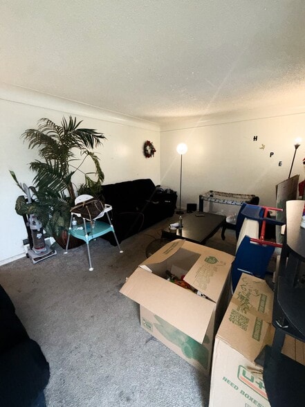 Building Photo - 2750 Golfside Ln