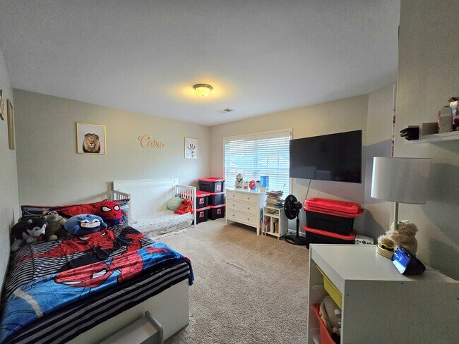 Building Photo - 525 Batty Way