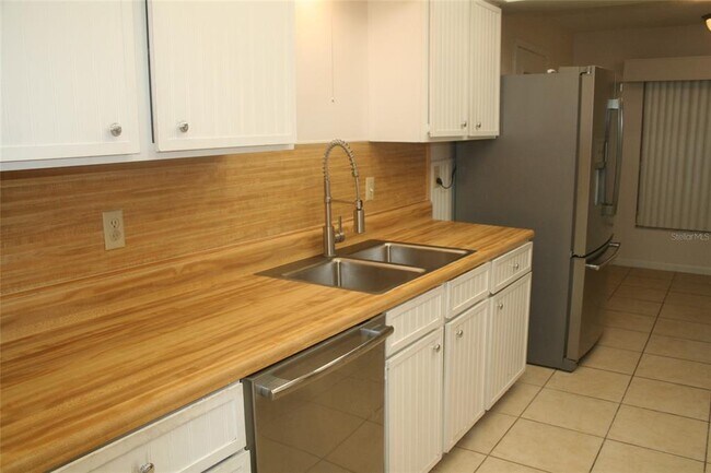 Building Photo - 6341 Flamingo Dr