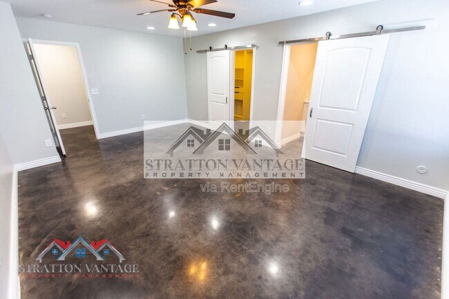 Building Photo - 4821 N 92nd Ln