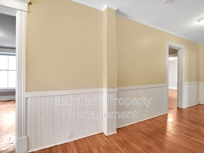 Building Photo - 522 Perry Ave