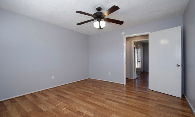 Building Photo - 14239 Montaigne Dr