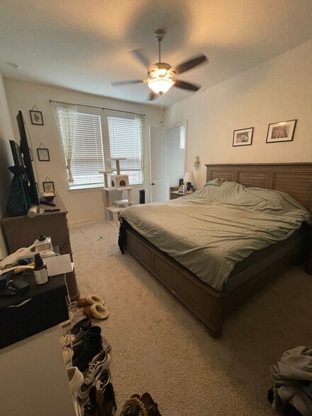 Building Photo - 5513 Traveller Dr