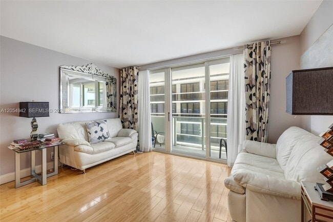 Building Photo - 9499 Collins Ave
