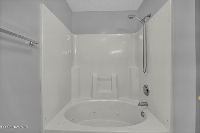 Building Photo - 5012 Hunters Trail