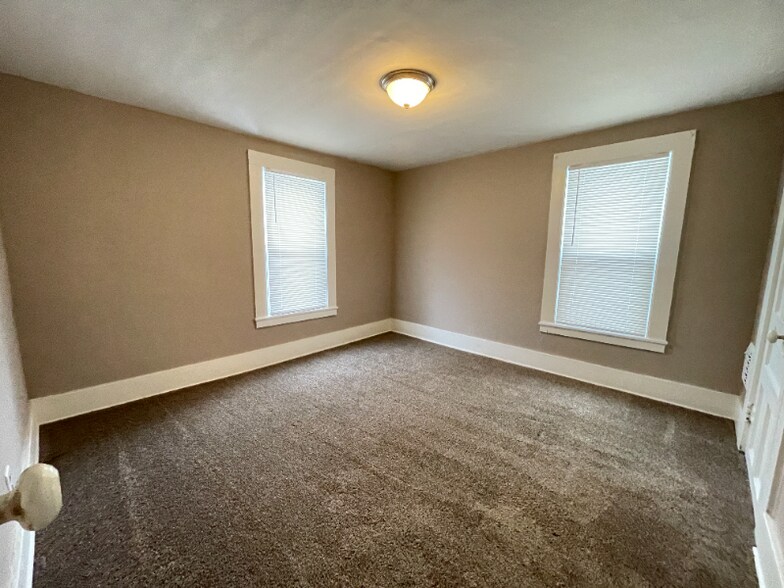 Building Photo - 16 Victory Dr