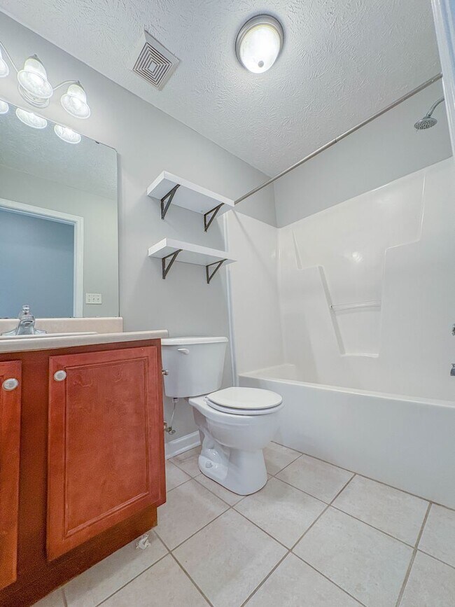 Building Photo - 3426 Broomsgrove Dr