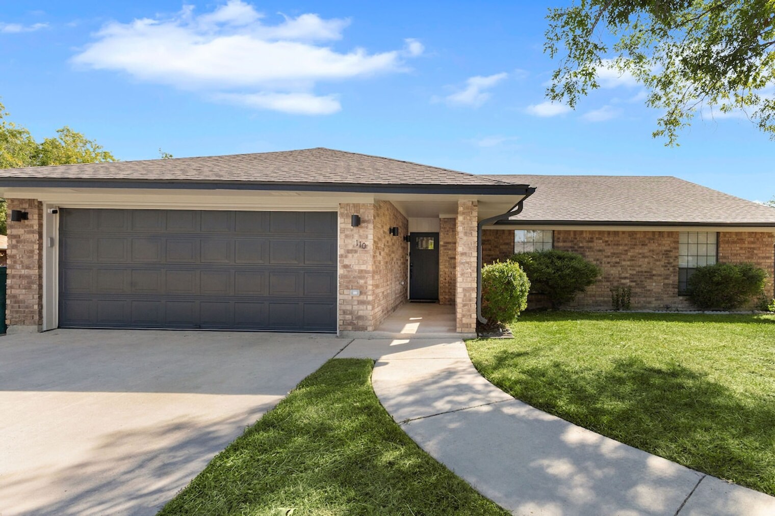 Building Photo - 110 Forest Cir