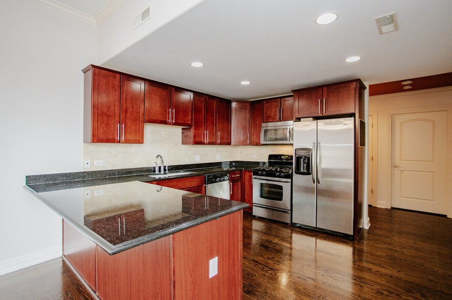 Building Photo - 3630 N Harlem Ave