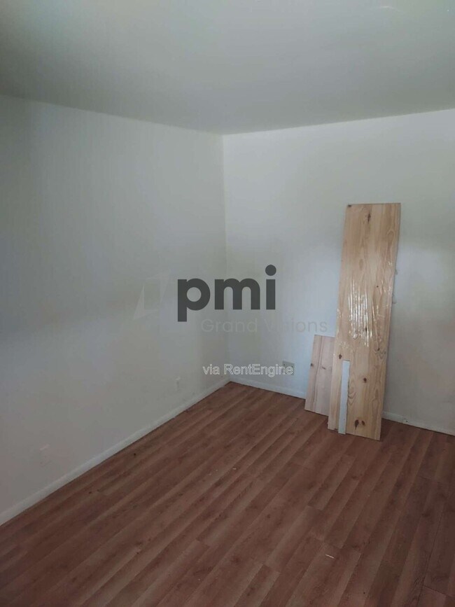 Building Photo - 904 W Macon St