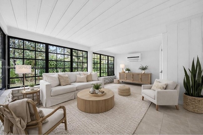 Building Photo - 3255 SW 60th Ave