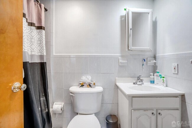 Building Photo - 125 Elizabeth Ave