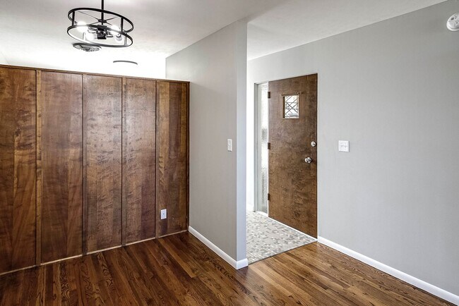 Building Photo - Amazing 2-Bedroom Apartment in Millard!
