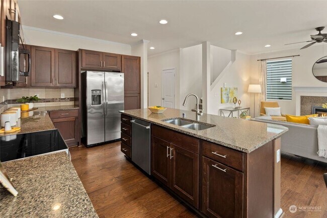 Building Photo - Immaculate Home in the Heart of High Point...