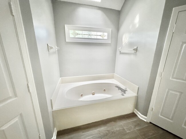 Building Photo - 8415 Woolrich Dr